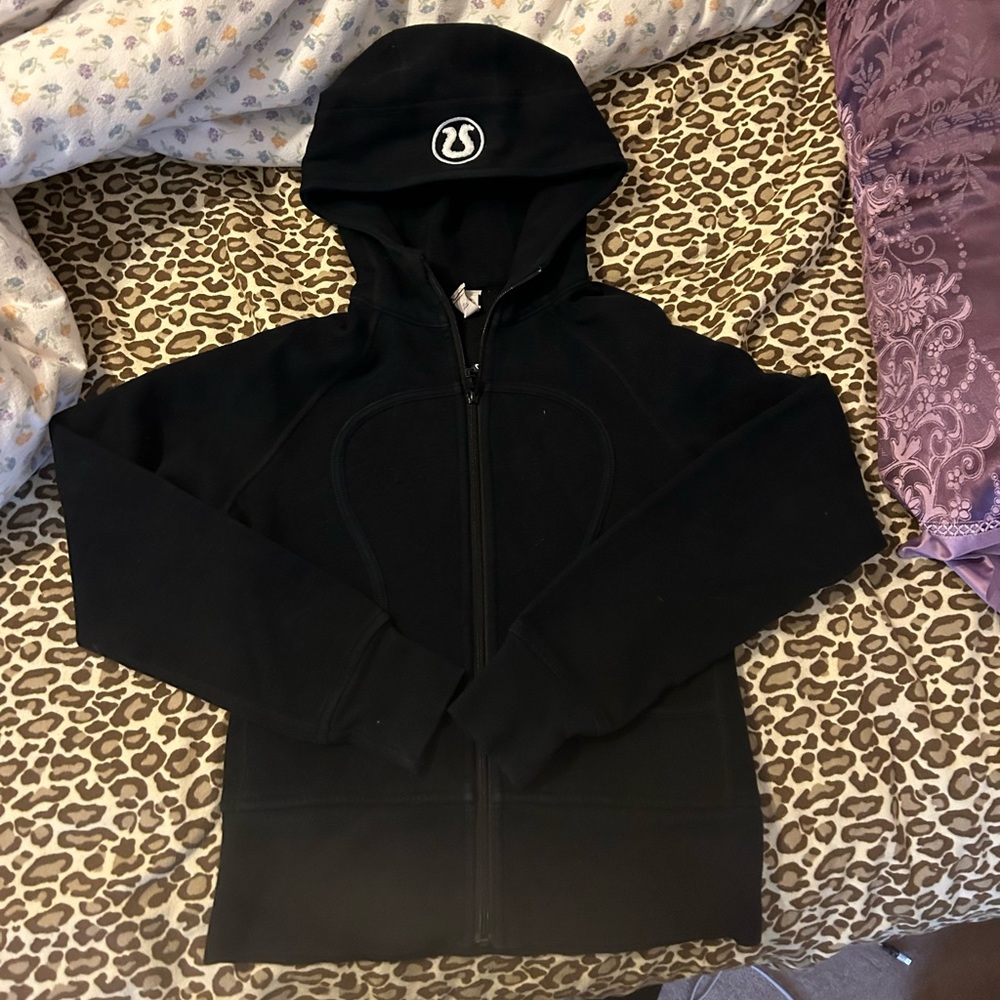 Size 6 black lulu lemon zip up hoodie